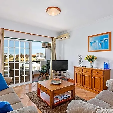 Sleeps 4 With Pool And Air Con Apartment Vilamoura