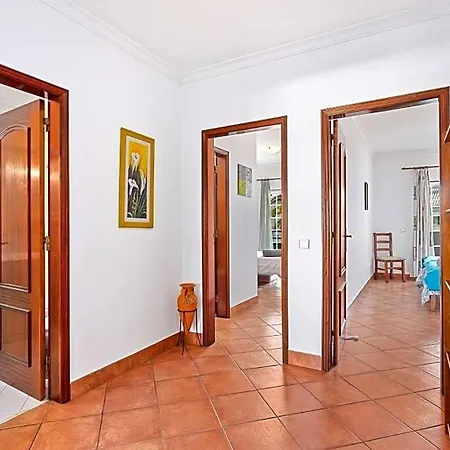 Apartment Sleeps 4 With Pool And Air Con *