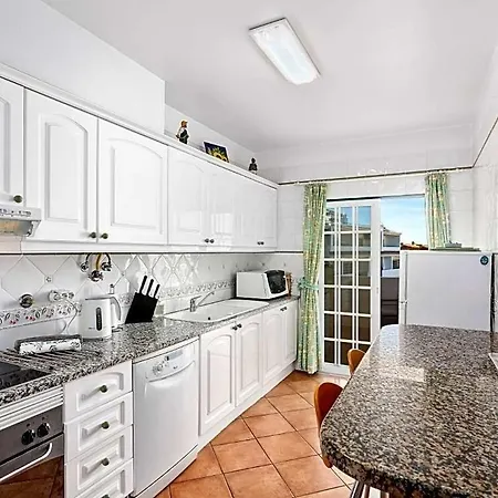 Sleeps 4 With Pool And Air Con * Vilamoura