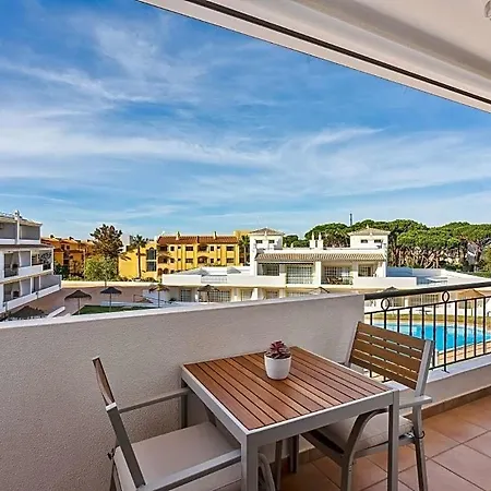 Apartment Sleeps 4 With Pool And Air Con